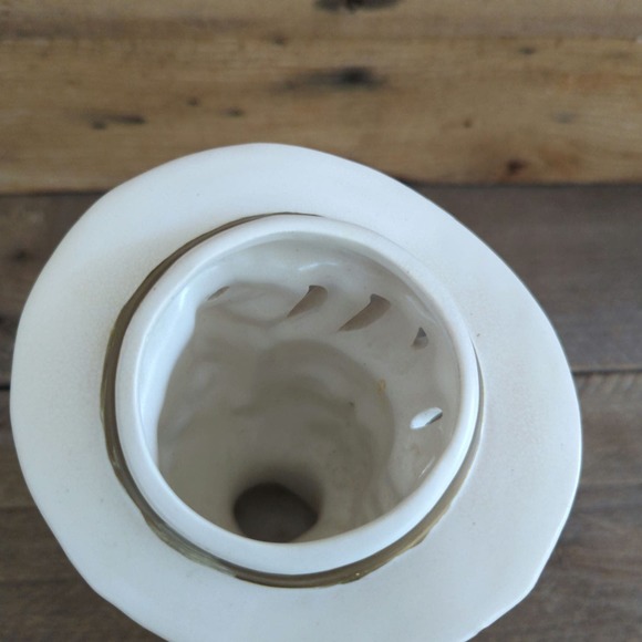 Vintage 6" Lady Head Vase White Dress and Hat Gold Highlights - Picture 6 of 11